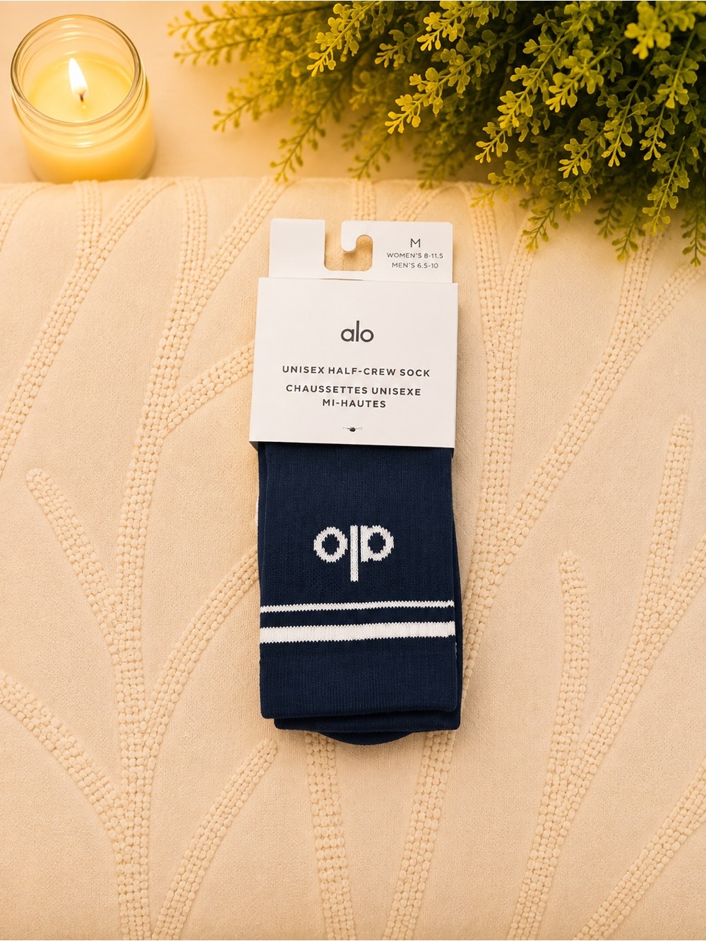 Alo Unisex Half-Crew Sock NWT in Navy/White ~ Size M